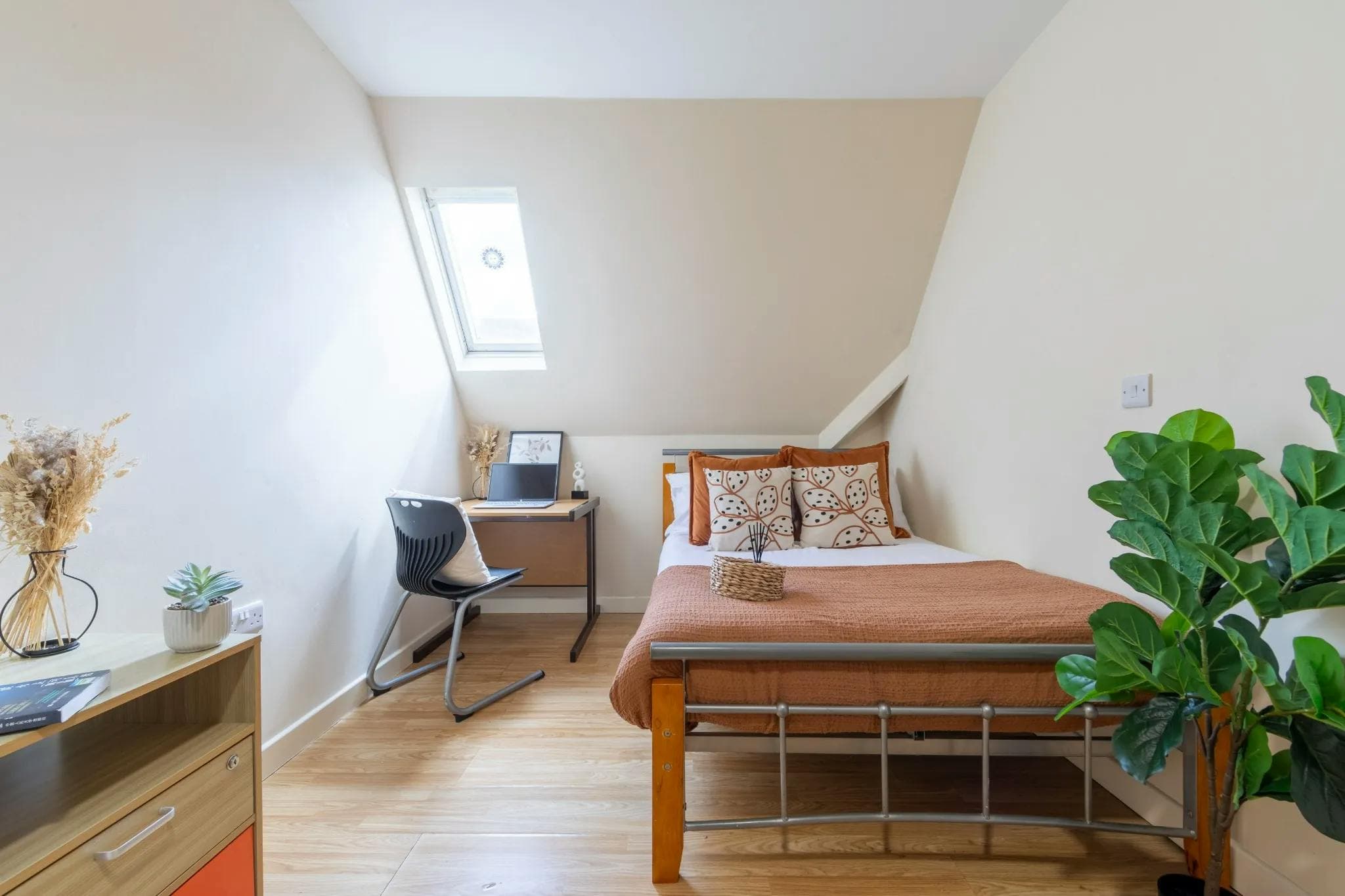 Silver En-Suite - Castle Gate Haus - Gallery - 1