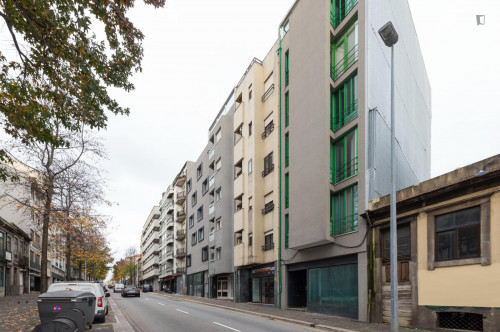Stylish 1-Bedroom apartment with balcony near Faria Guimarães metro station