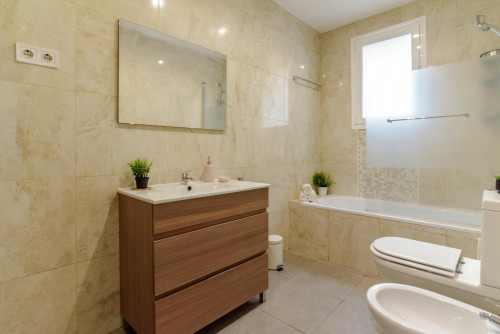 Tasteful double bedroom near the Delicias metro  - Gallery -  5