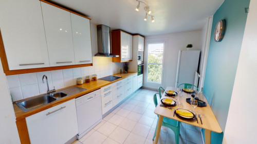 Stylish double bedroom in a 4-Bedroom apartment, near André Malraux Park - Gallery - 9