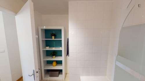 Stylish double bedroom in a 4-Bedroom apartment, near André Malraux Park - Gallery - 12