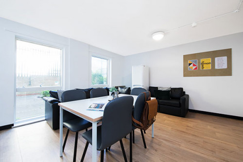 Ewen Henderson Court - Gallery - 7