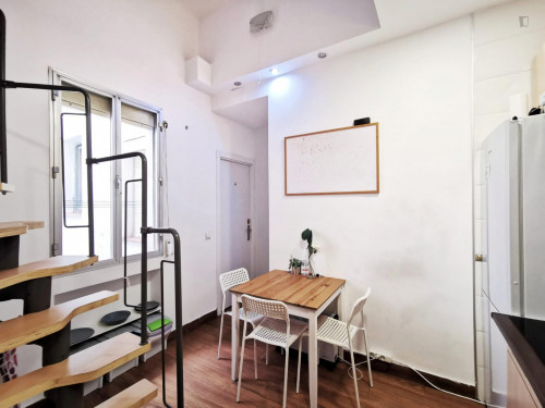 Double bedroom in a 3-bedroom apartment, in La Latina - Gallery - 4