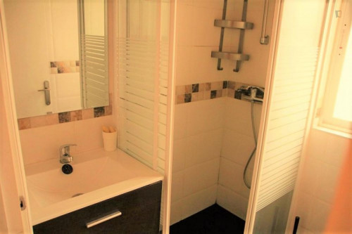 Double bedroom in a 3-bedroom apartment, in La Latina - Gallery - 16