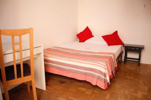 Double bedroom in a 3-bedroom apartment, in La Latina - Gallery - 26