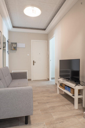 Single Bedroom. Newly renovated flat. Erasmus students