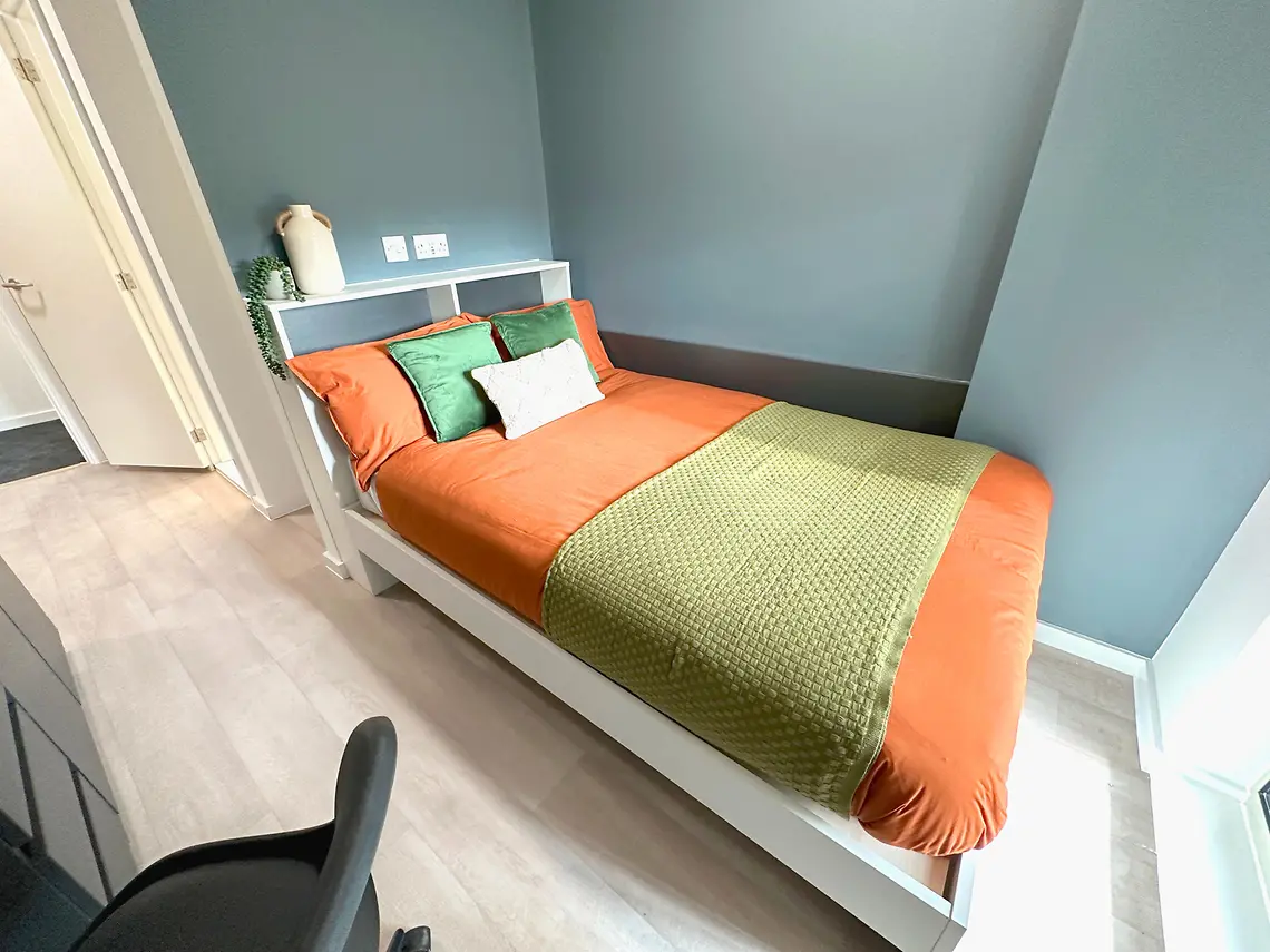  Classic En-Suite  -  Enso - Colchester  - Gallery -  4