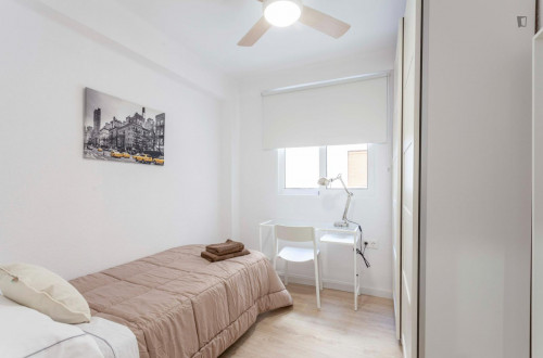 Lovely 3-Bedroom apartment with balcony, close to Valencia Polytechnic University