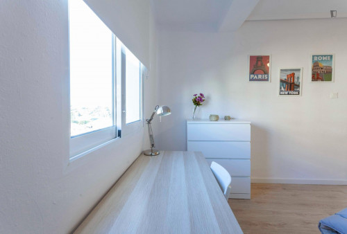Lovely 3-Bedroom apartment with balcony, close to Valencia Polytechnic University