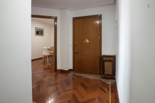 Double bedroom in a 6-bedroom flat, in Pacifico - Gallery - 3