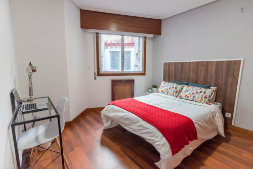 Double bedroom in a 6-bedroom flat, in Pacifico - Gallery - 14