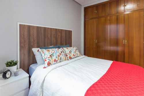 Double bedroom in a 6-bedroom flat, in Pacifico - Gallery - 25
