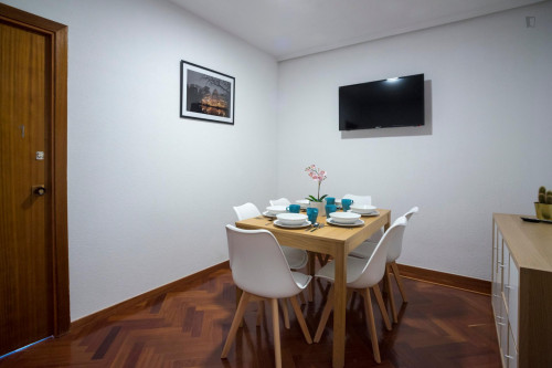Double bedroom in a 6-bedroom flat, in Pacifico - Gallery - 5