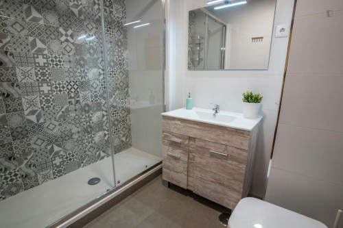 Double bedroom in a 6-bedroom flat, in Pacifico - Gallery - 16