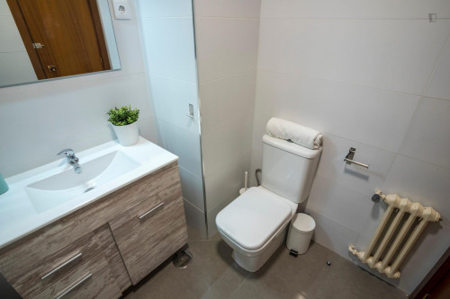 Double bedroom in a 6-bedroom flat, in Pacifico - Gallery - 15