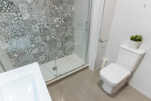 Double bedroom in a 6-bedroom flat, in Pacifico - Gallery - 11