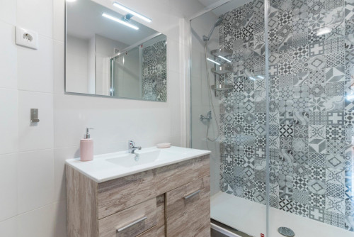 Double bedroom in a 6-bedroom flat, in Pacifico - Gallery - 12