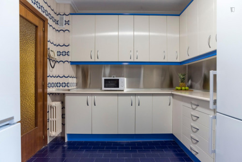Double bedroom in a 6-bedroom flat, in Pacifico - Gallery - 17