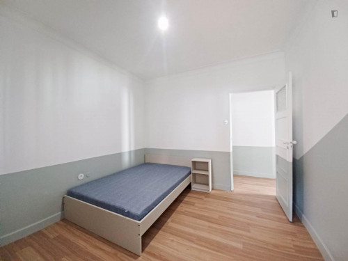 Comfy double bedroom in Azurém