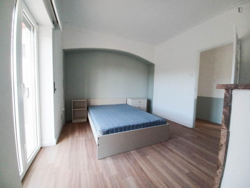 Beautiful double bedroom, with balcony, close to Universidade do Minho - Campus de Azurém