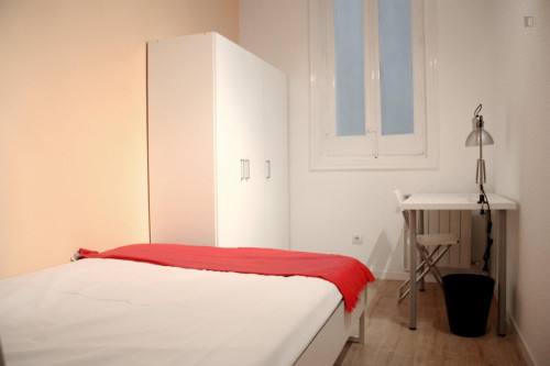 Very nice double bedroom in an 8-bedroom flat, in the Cortes neighbourhood - Gallery - 16