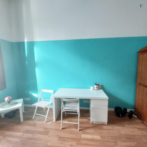 Comfy double bedroom in a 4-Bedroom apartment right next to the Main Square - Gallery - 5