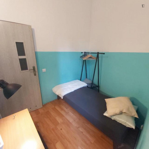 Nice single bedroom in a 4-Bedroom apartment, close to Uniwersytet Jagielloński