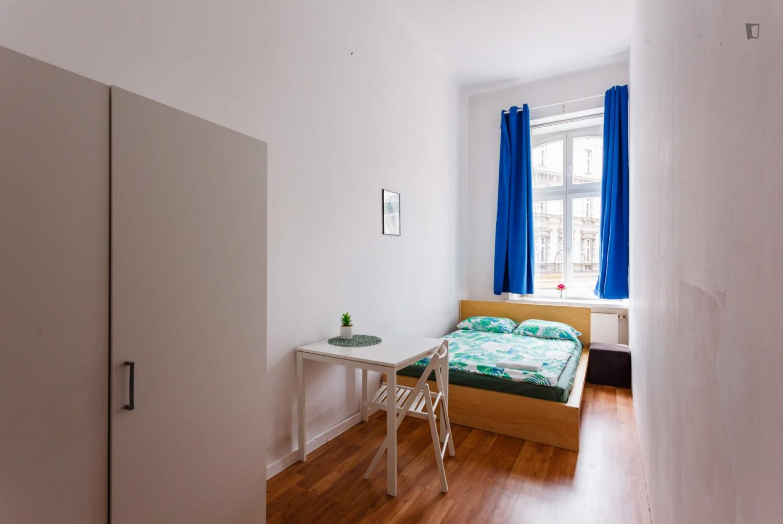 Bright Double Bedroom In A 4-Bedroom Apartment Near Stare Miasto - 1