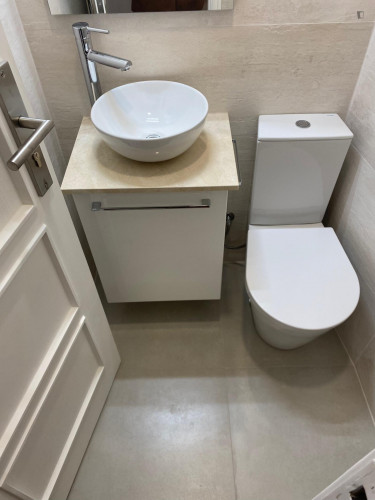 Comfy single bedroom near the Anjos metro - Gallery - 11