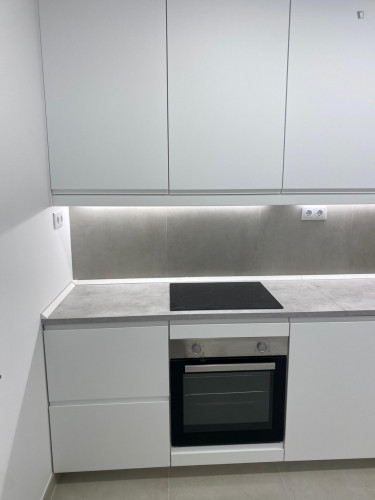 Comfy single bedroom near the Anjos metro - Gallery - 8