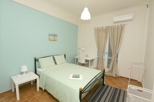 Snug double ensuite bedroom with balcony in a 3-Bedroom apartment, in Pangrati area