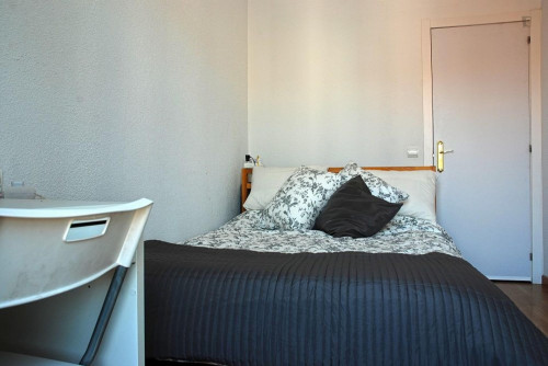 Double bedroom near the famous Palácio Real de Madrid