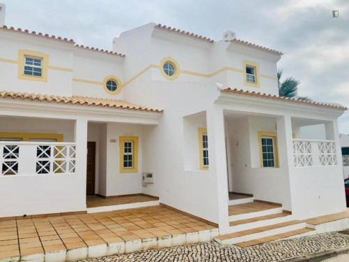 Homely 1-bedroom duplex house with swimming pool access in Albufeira