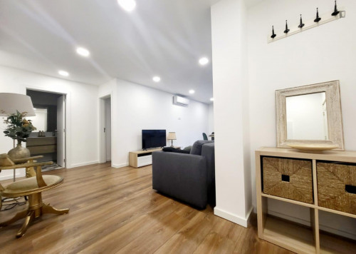 Large 2-bedroom apartment in residential Azeitão
