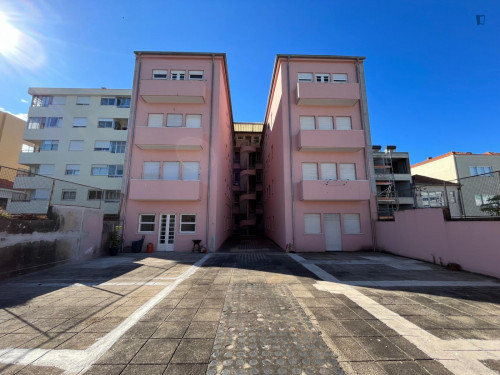 Neat double bedroom close to Carolina Michaelis metro station