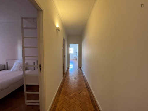 Neat double bedroom close to Carolina Michaelis metro station  - Gallery -  5