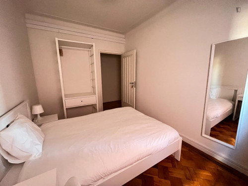 Cosy double bedroom next to Casa da Música