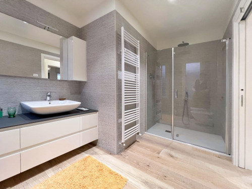 Splendid 2-bedroom apartment in the heart of downtown - Gallery - 9
