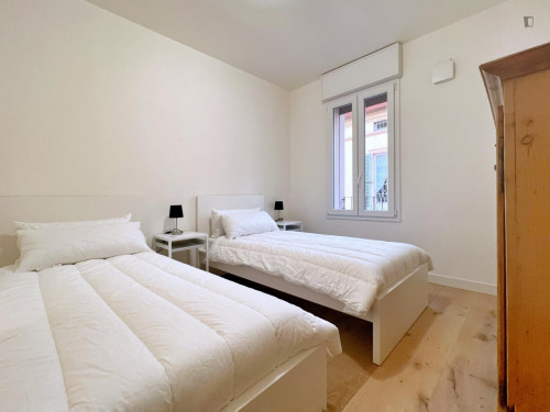 Splendid 2-bedroom apartment in the heart of downtown - Gallery - 7