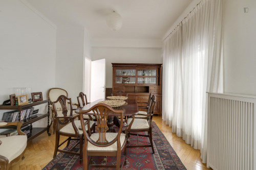 Double bedroom, with balcony, in 4-bedroom house - Gallery - 36
