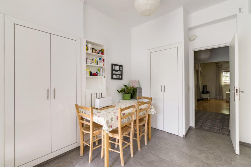 Double bedroom, with balcony, in 4-bedroom house - Gallery - 41