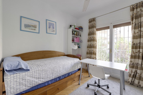 Double bedroom, with balcony, in 4-bedroom house - Gallery - 25