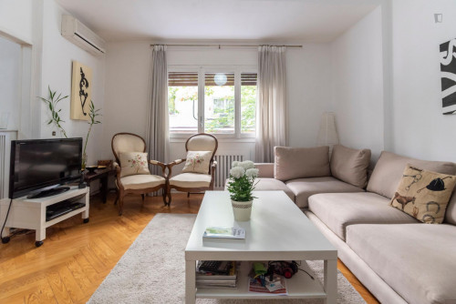 Double bedroom, with balcony, in 4-bedroom house - Gallery - 37