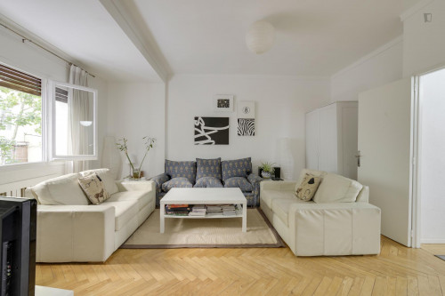 Double bedroom, with balcony, in 4-bedroom house - Gallery - 33