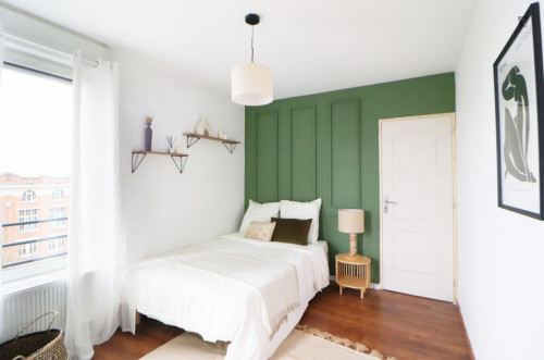 Comfy double bedroom in a 4-bedroom apartment, not far from Sciences Po Lille