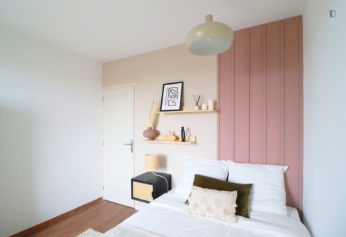 Bright double bedroom in a 4-bedroom apartment, next to Lille Grand Palais - Gallery - 2
