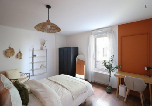 Great double bedroom in a 4-bedroom apartment close to the University of Lille 