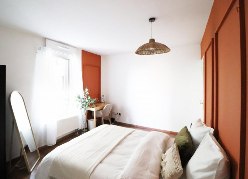 Great double bedroom in a 4-bedroom apartment close to the University of Lille 