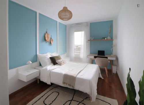 Nice double bedroom in a 6-bedroom apartment, close to Lille Grand Palais metro station