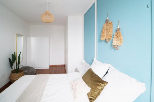 Nice double bedroom in a 6-bedroom apartment, close to Lille Grand Palais metro station